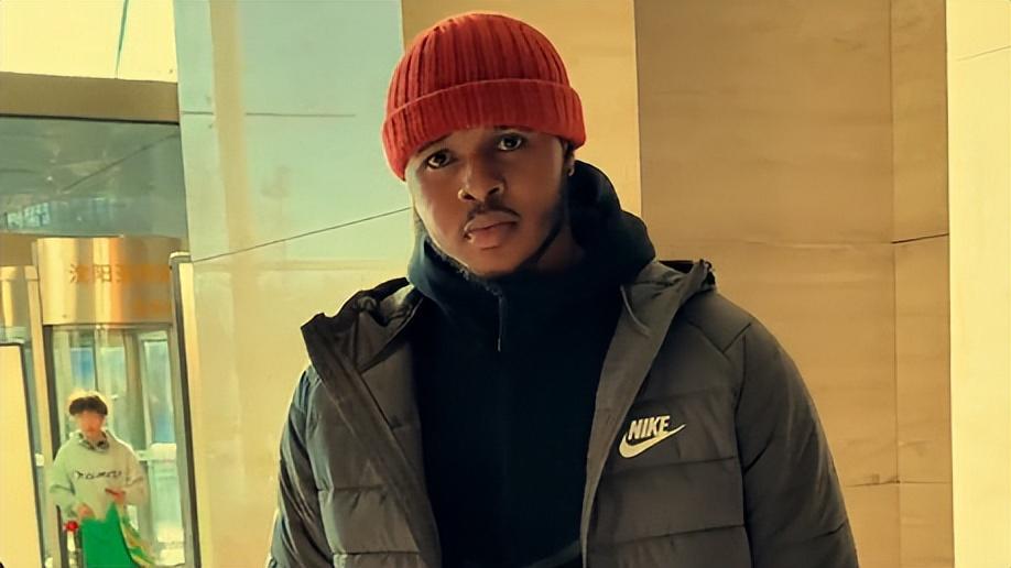 开云体育-亨特顺利通过体检!注册手续已提交,辽粤大战单挑萨姆纳检验其成色