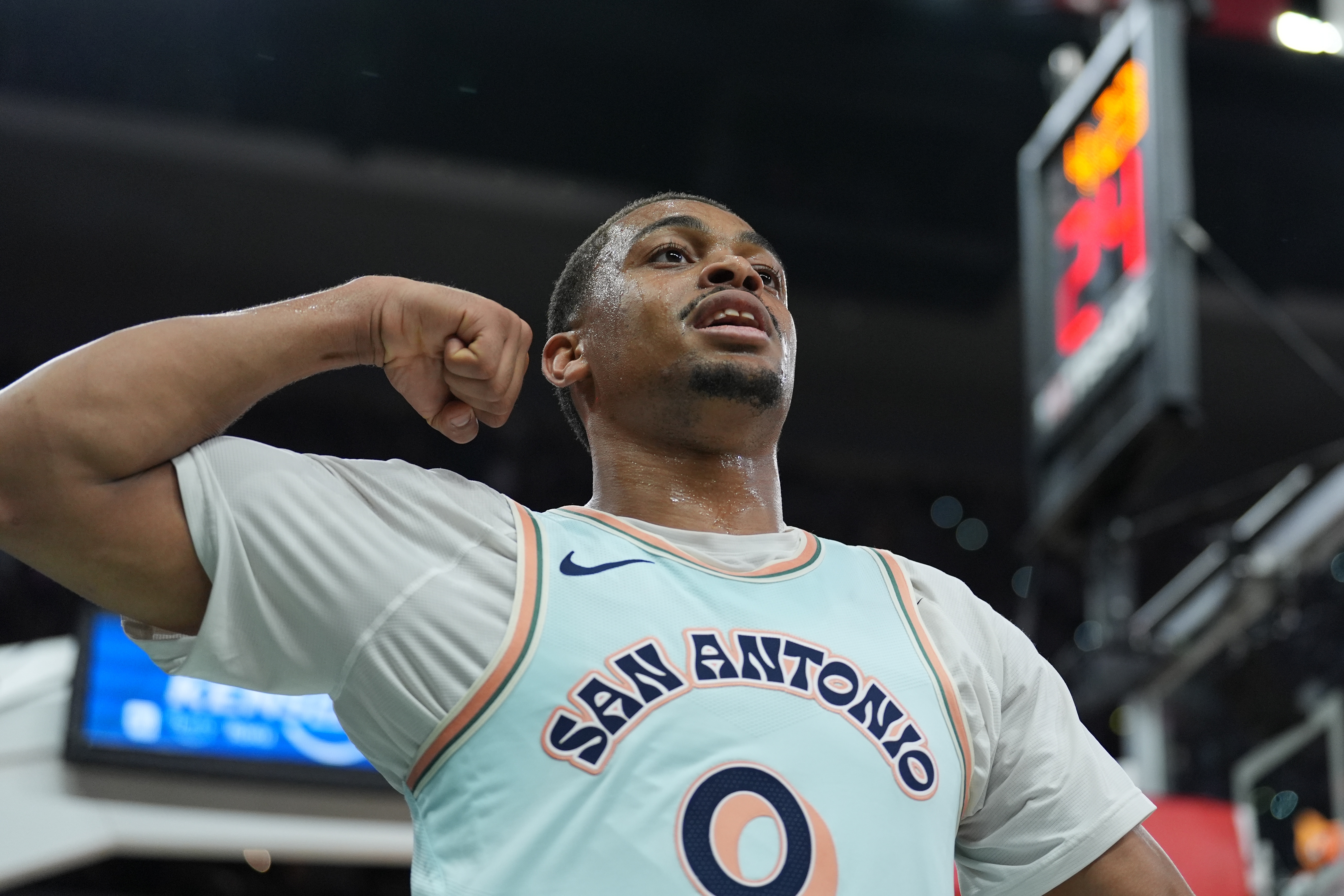 kaiyun-凯尔登：我曾场均22分但球队只赢22场 那意义远比不上现在赢球