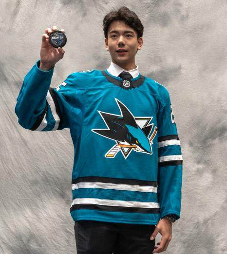 开云官网-中国冰雪掀开新篇章 王浩西高位入选NHL冰球联赛