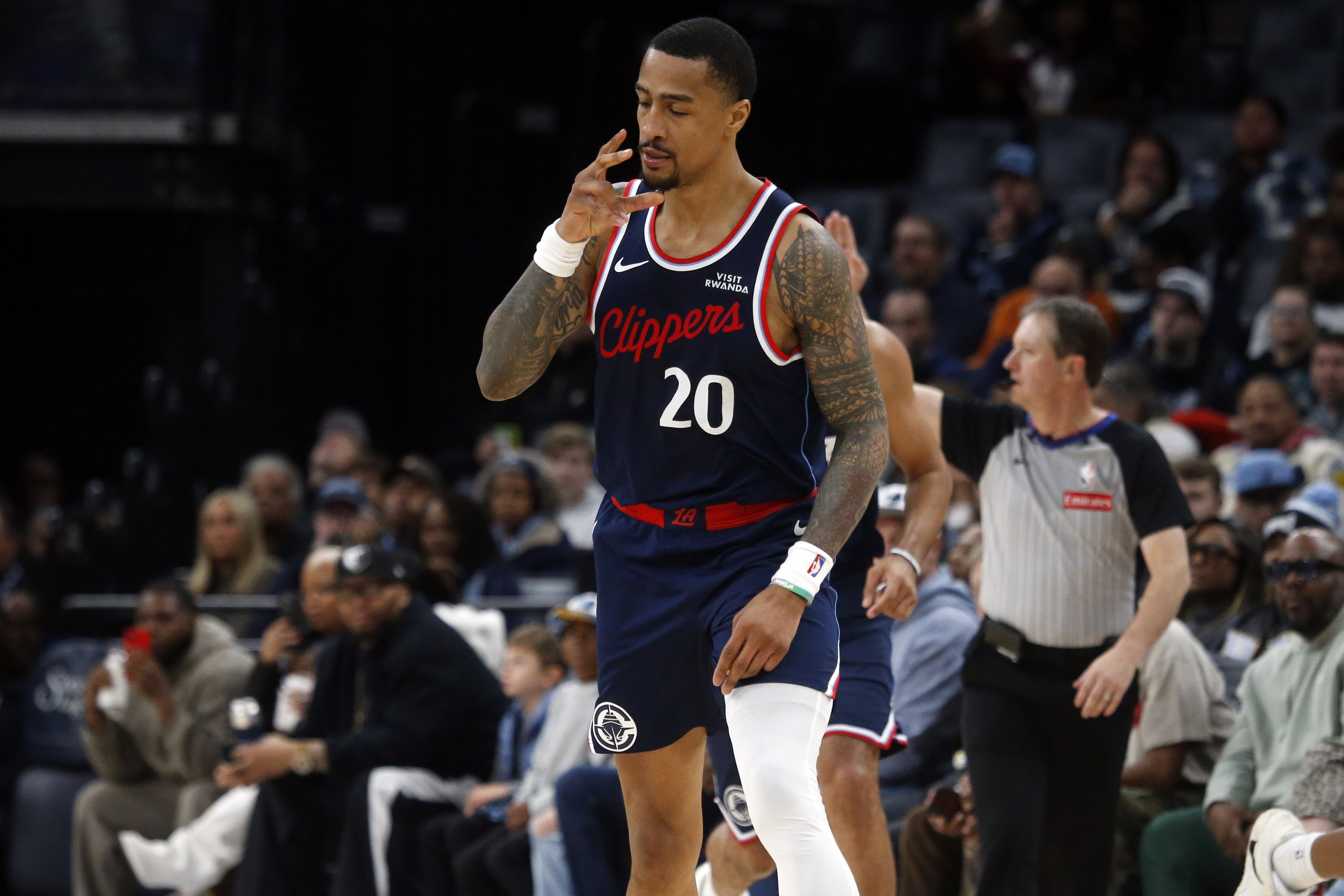 开云官网-科林斯续约多少钱？快船该吸取鲍威尔的教训 续不起就逢高抛售