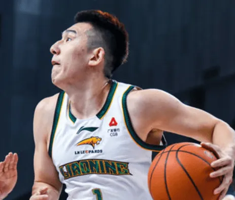 开云官网-付豪全场投篮11中3，罚球3中3得到9分5篮板2盖帽