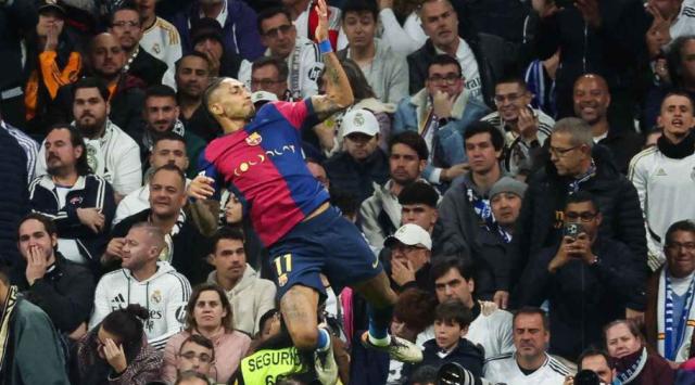 开云平台-险些被卖到大火 拉菲尼亚能成巴萨R世系桑巴巨星？