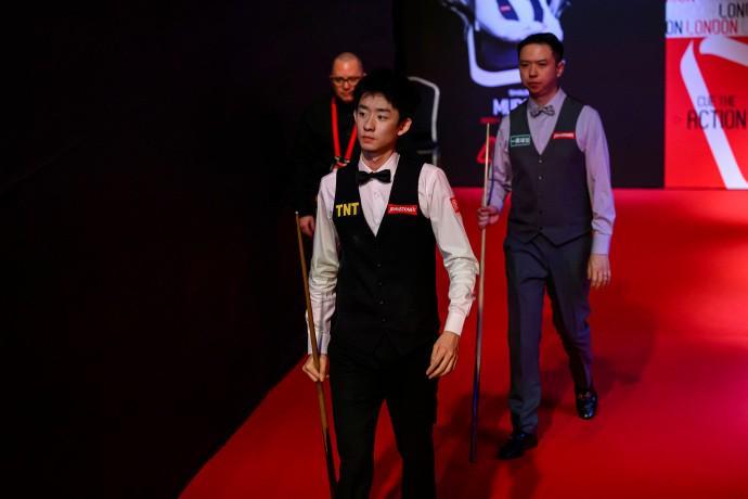 开云体育-斯诺克大师赛：吴宜泽6-0横扫肖国栋，罗伯逊5-6憾负囧哥