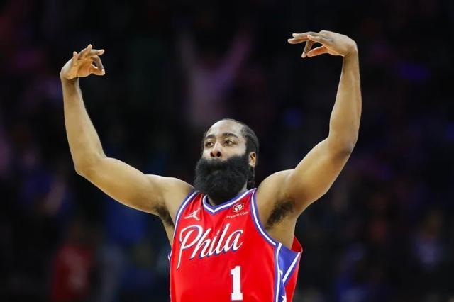 开云体育-哈登找回得分感觉砍30+，他带给76人的不止是胜利