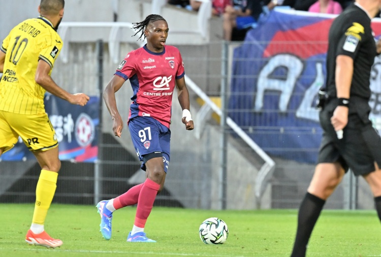 kaiyun-名记：拜仁也有意雷恩后卫雅凯，但认为5000万欧的价格太贵