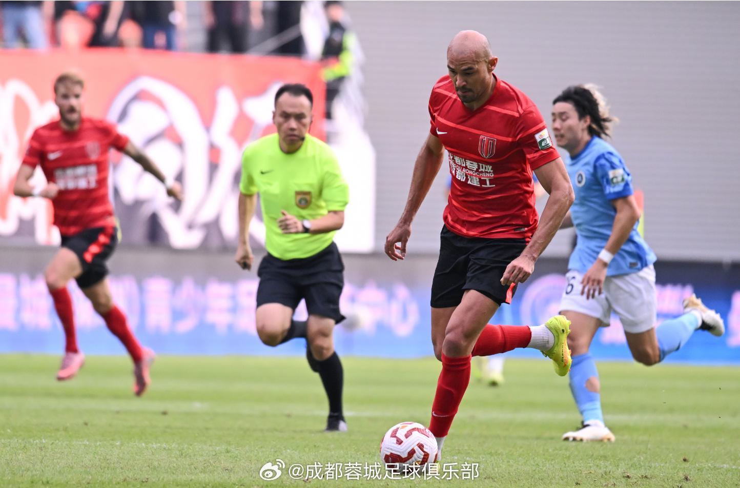 开云体育-最新！CCTV5提前半小时，聚焦中超揭幕战，成都深圳上演双城对话