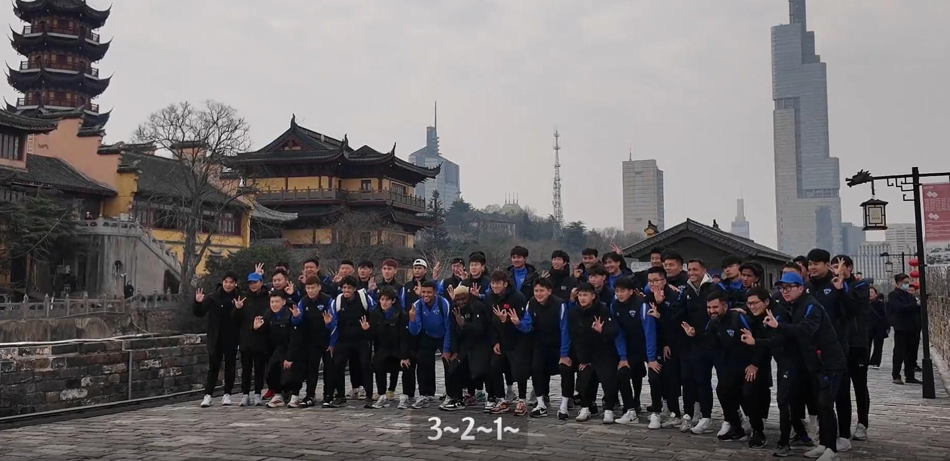 开云app-“领略南京城墙的防守艺术”，南京城市组织集体登城墙活动