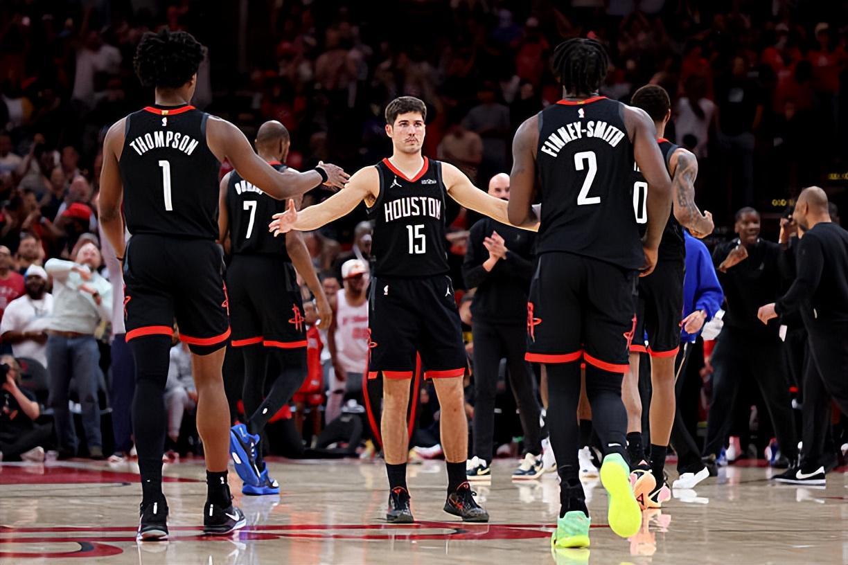 开云平台-又一次一分未得又如何？都这样了火箭甚至还敢让他进入先发阵容？